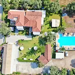 Lägenhetshotell Alexaria Holidays Homes 3*