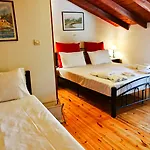 Alexaria Holidays Homes 3* Frínion