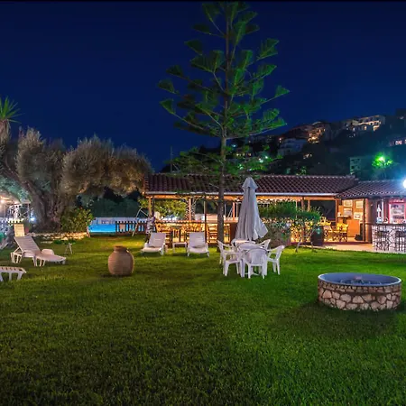 Alexaria Holidays Homes Апартхотел