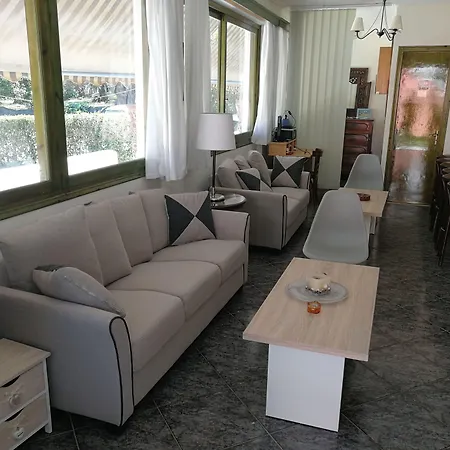 Alexaria Holidays Homes 公寓式酒店 Frínion