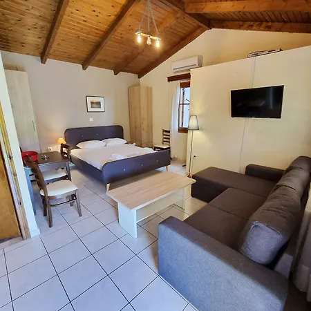 Alexaria Holidays Homes 3* Frínion
