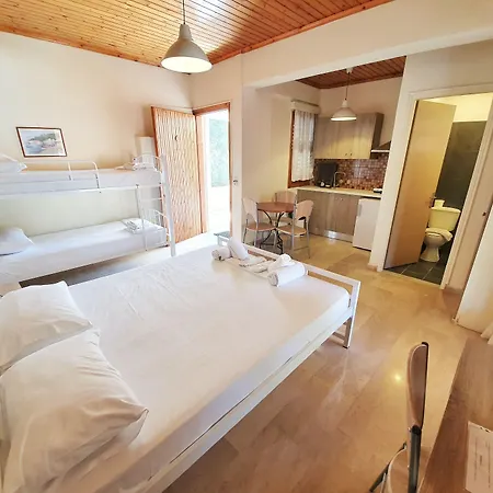 Alexaria Holidays Homes 3* Frínion
